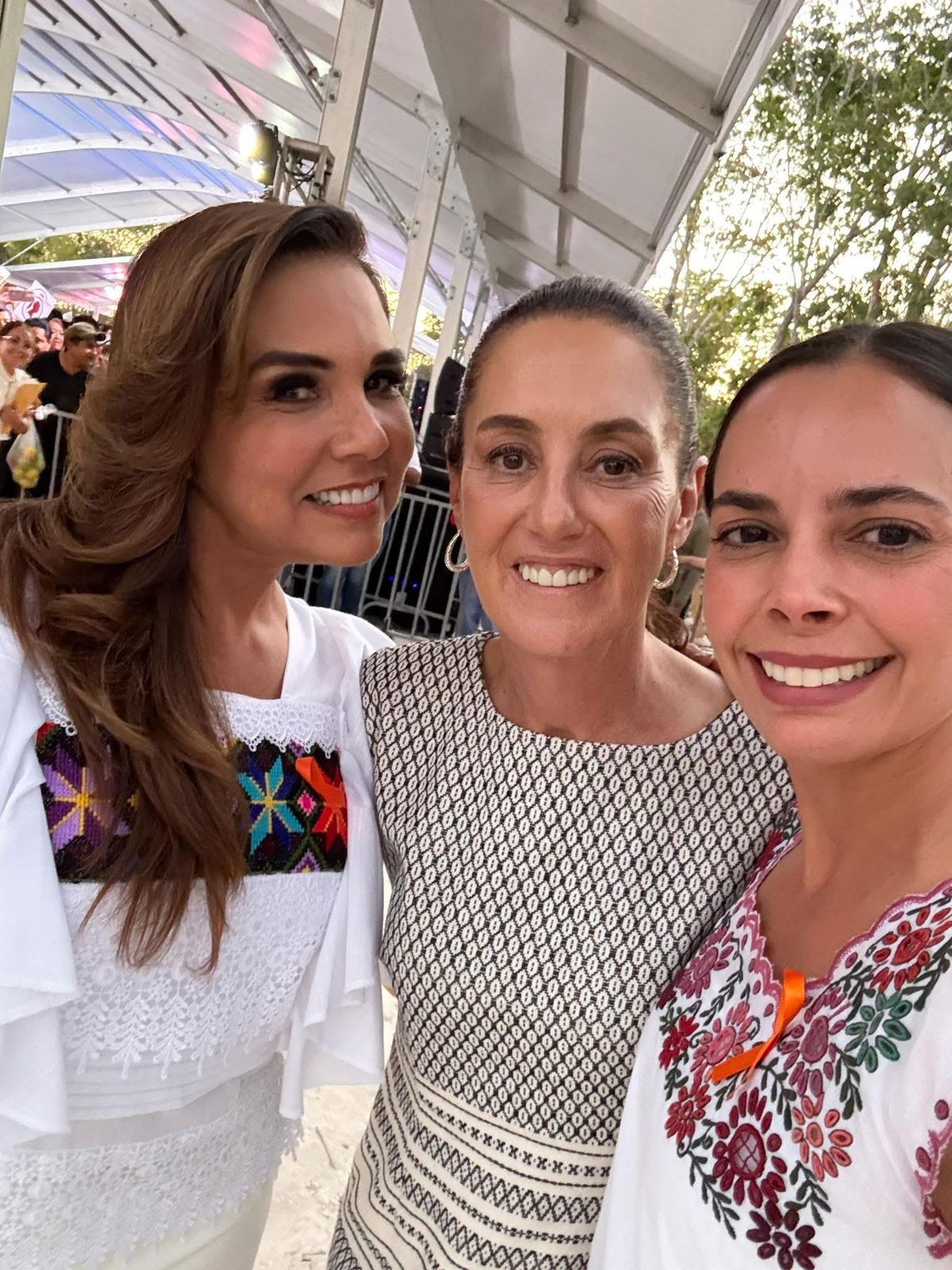 uploads/6/32/01 (2864).Jpeg